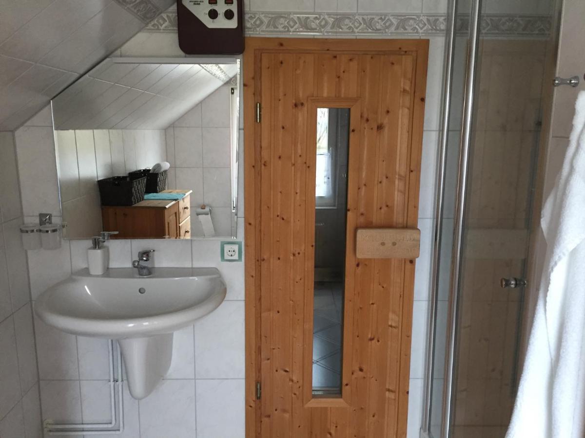Parkblick Gruener Salon Apartamento Satow Exterior foto