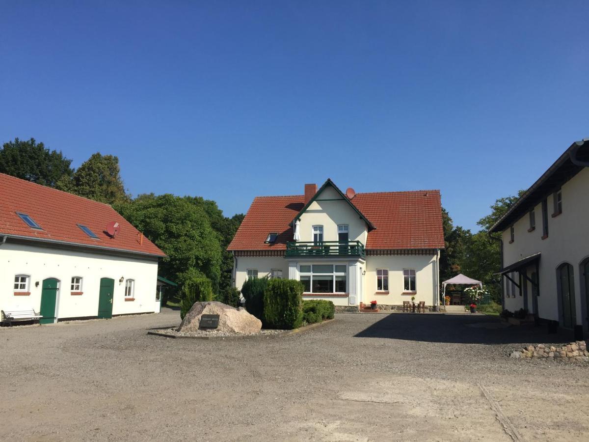 Parkblick Gruener Salon Apartamento Satow Exterior foto